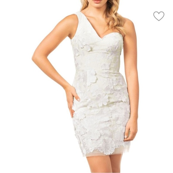 Dress the Population Dresses & Skirts - NWT Floral Mini Bodycon Dress